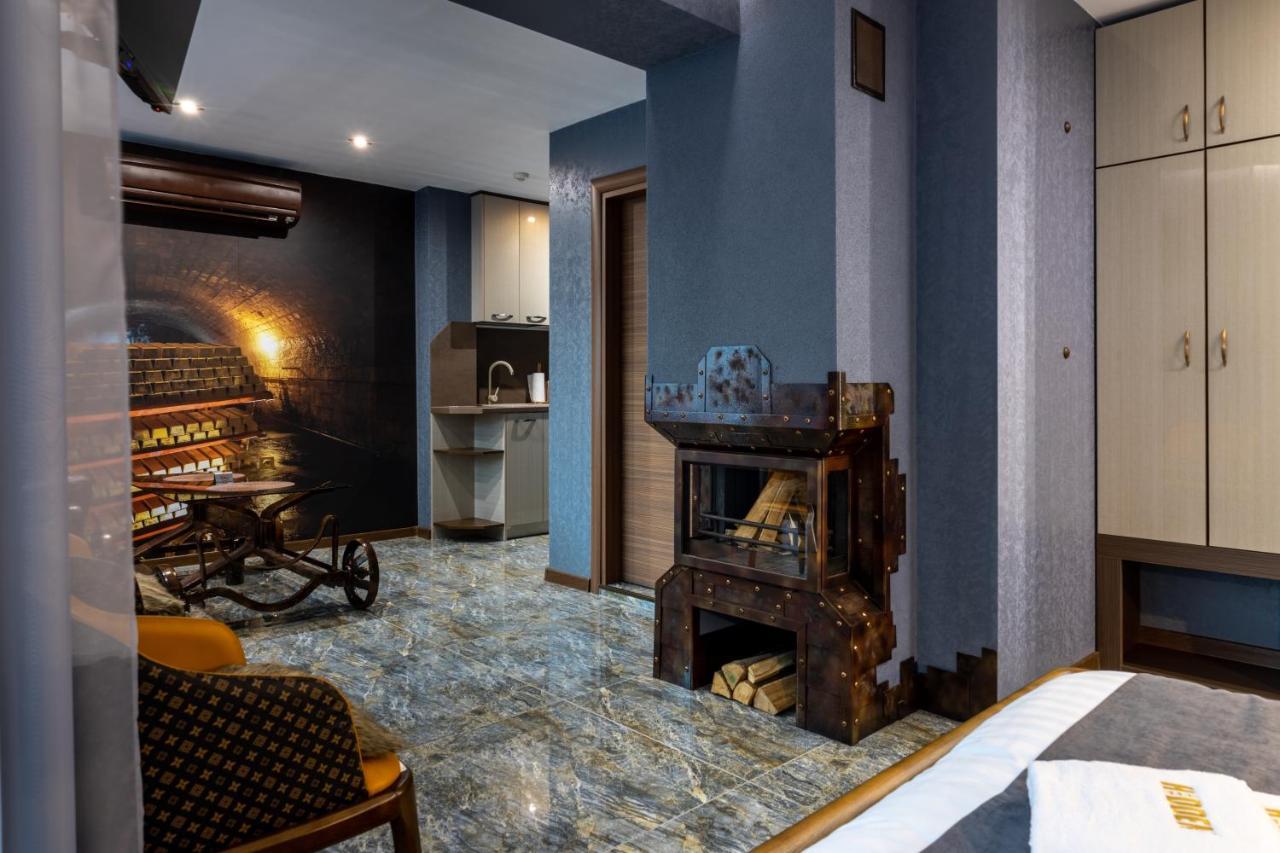 Hidden Bank: Digger'S Dream Apartman Plovdiv Kültér fotó