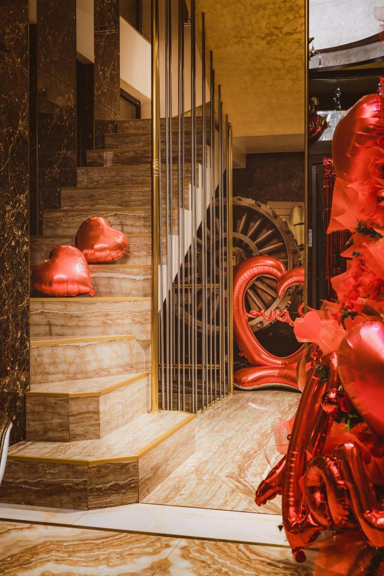 Hidden Bank: Digger'S Dream Apartman Plovdiv Kültér fotó